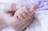 Hoe zorg voor de emotionele behoeften van een Baby