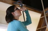 Hoe om geuren te verwijderen op een zolder