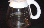 Hoe schoon een koffie Pot zonder azijn