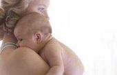 Het gebruik van zeep op een pasgeboren baby bad tijde