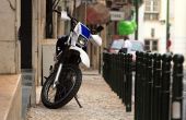 Hoe te trekken van een motorfiets achter een reis Trailer