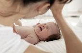 Hoe om uw Baby te helpen met Gas of koliek Massage