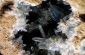 Hoe vorm ruwe Quartz Crystals in scherven