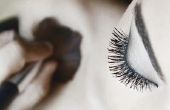 Het gebruik van poeder oogschaduw als Eyeliner