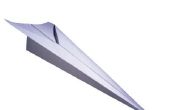 Experimenten met de vorm van de vleugel van een papieren vliegtuigje