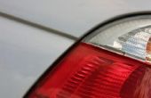 Het wijzigen van de lamp van de staart in een 2001 Audi A4