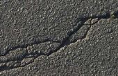 Hoe te repareren van scheuren in beton bestrating
