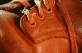 Hoe te verwijderen een vet vlek van lederen schoenen