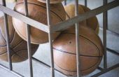 Wat apparatuur wordt gebruikt om basketbal te spelen?