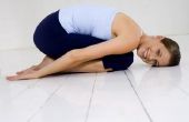 Een Yin Yoga schouder Pose met behulp van een blok