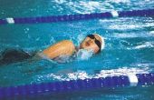 Hoe werkt een lage pH chloor niveaus beïnvloeden in een zwembad?