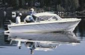 Hoe te repareren van een schilferen duidelijk vacht op een polyester boot
