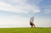 10 stress verlichten Yoga houdingen om u door middel van de vakantie