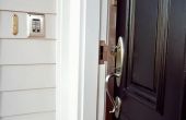 How to Install een deurbel knop op gevelbekleding