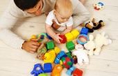 Hoe om een 5-maand-oude de fysieke ontwikkeling te stimuleren