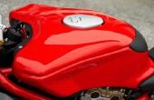 Hoe te repareren van een deuk in een gastank motorfiets