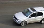 Hoe vervang ik een Mercedes' Side-View Mirror