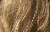 Hoe Dye grijze haren blond met kurkuma