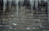 Zonne-dakpanelen om te voorkomen dat ijs dammen