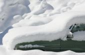 Vijf huishoudelijke dingen te smelten van sneeuw onder de banden