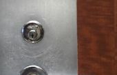 Hoe te verwijderen een deurknop met een gebroken klink
