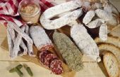 Wat voor soort brood u dienen met een Italiaanse vlees en kaas plaat?