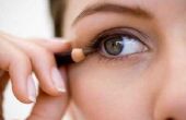 Hoe om te voorkomen dat Eyeliner vlekken op het onderste oog