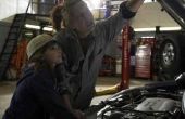 Het opnieuw instellen van een Ford Expedition's Check Engine snel licht