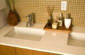 Graniet Vs. Quartz voor kleine badkamer items
