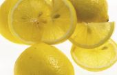 Hoe te ontdoen van de geur van verbrande Popcorn in een magnetron met citroen Water