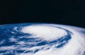 Wat zijn de fasen van de ontwikkeling van een orkaan?