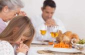 Hoe om te leiden van een Thanksgiving Prayer