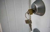 Hoe te ontgrendelen uw huisdeur zonder gebruik te maken van sleutels