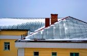 Hoe te repareren van een lekkende metalen dak