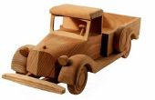 Zelfgemaakte houten vrachtwagen