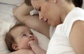 Hoe om te beslissen over het slapen met een pasgeboren baby