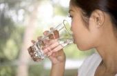 Hoe Water retentie om gewicht te verliezen tijdens de menstruatie