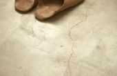 Hoe te verwijderen van mastiek lijm van een Cement vloer
