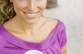 Hoe u kunt bleekmiddel gekleurd Coffee Mugs