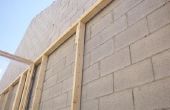 Hoeveel wapening wordt gebruikt in de bouw van de muur van een blok?