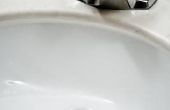 Hoe te te verfraaien badkamers met wit Carrara-marmer
