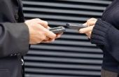 Hoe de overdracht van contactpersonen van de ene telefoon naar de andere zonder een SIM-kaart
