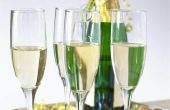 Hoe geeft men een Champagne toost op een bruiloft