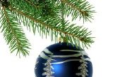 Hoe te te verfraaien van glazen bollen voor een kerstboom