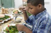 Hoe krijg ik kinderen te eten van salades