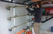 Hoe vervang ik brandstof lijn in Homelite Gas Trimmer