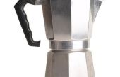 Hoe maak je een prachtige gemakkelijk Espresso / koffie in een kachel Top Espresso Maker (aka Moka Pot)