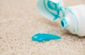Hoe schoon tandpasta uit tapijt