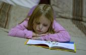 Hoe om kinderen te helpen met het begrijpend lezen