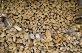 Zelfgemaakte brandhout Racks